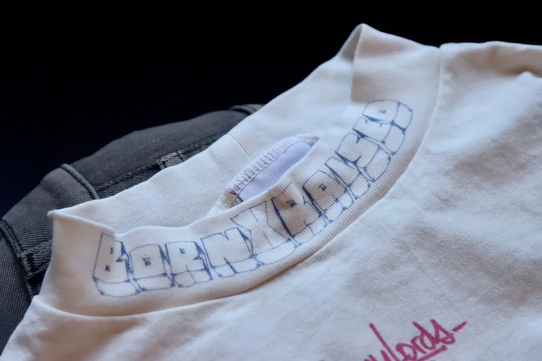 SAINT Mxxxxxx × BORNXRAISED BR_LS TEE/LA/WHT Latest co-branded model LA diamond all-over long sleeves off-white S-XL Super heavy work started in February and lasted three months Super complex 36 sets of screens Outlined pictures make you doubt your life Super perfect reproduction of printing Genuine Czech diamonds Pressure-free reproduction